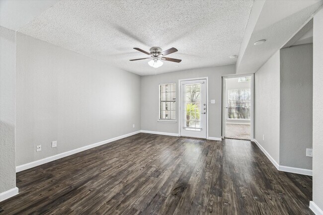 Building Photo - 1710 W T C Jester Blvd Unit 4125 Rental