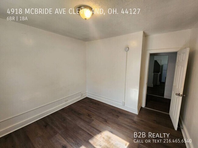 Photo - 4918 McBride