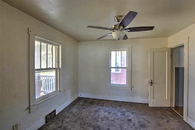 Photo - 2135 E Prairie Ave