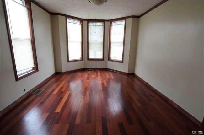 Photo - 871 W Main St