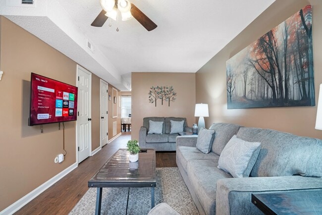 Building Photo - Hope’s Place | Cozy 2BR Condo Near Fort Campbell