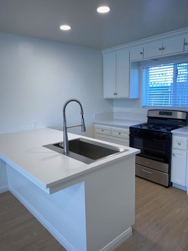 Photo - 611 Ann Arbor Dr Unidad A