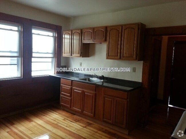 Building Photo - 3965 Washington St Rental