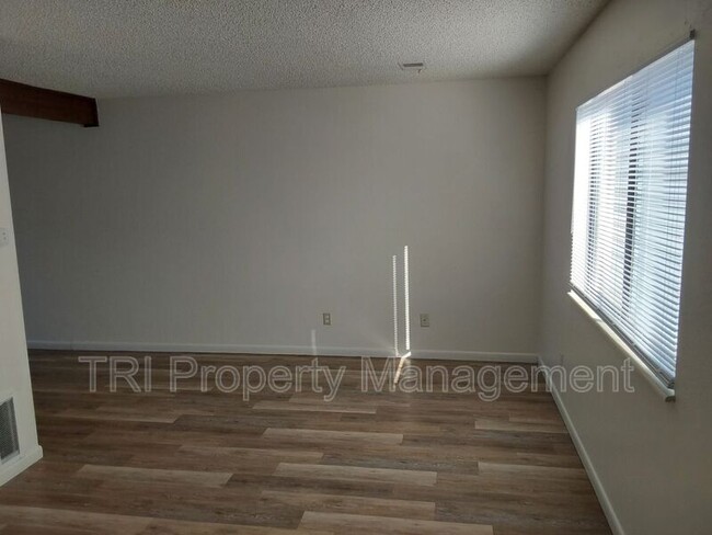 Photo - 2503 27th St