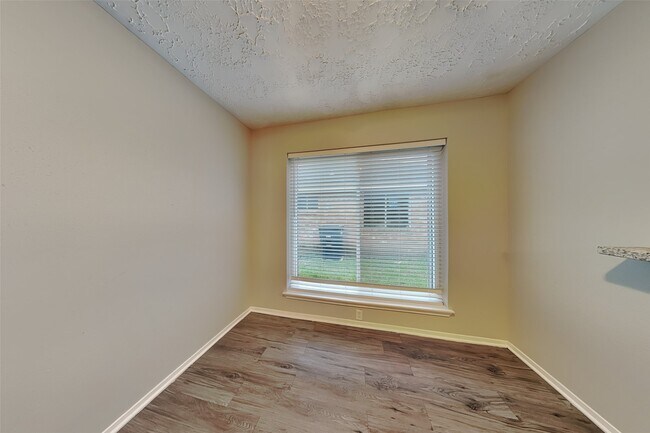 Photo - 2621 Elder Rd