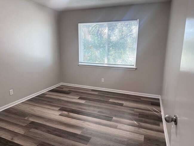 1200 SW State Rte 7 Unit B-302