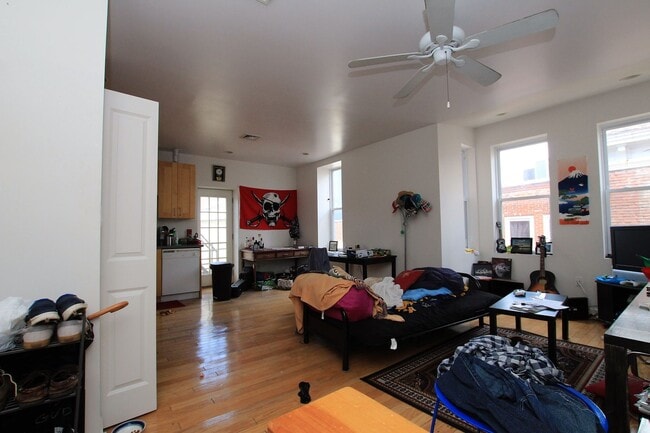 Photo - Spacious two bedroom unit located in the best area in northern liberties Unidad 3