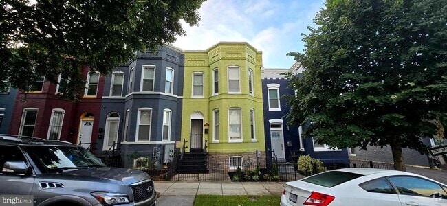 Building Photo - 1119 Montello Ave NE Rental