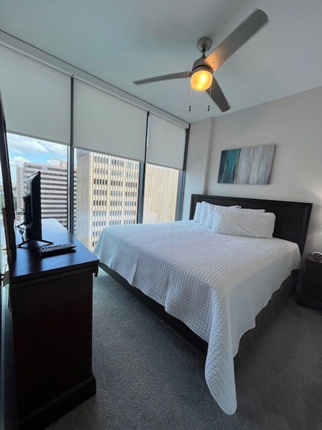 Photo - 3380 Peachtree Rd NE Unidad ID1325112P