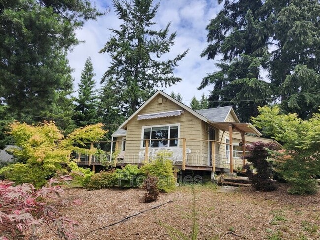 Photo - 3913 Harbel Dr NE