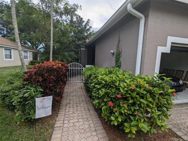 Photo - 7700 S Aragon Blvd