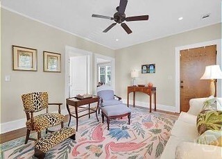 Photo - 309 E 34th St