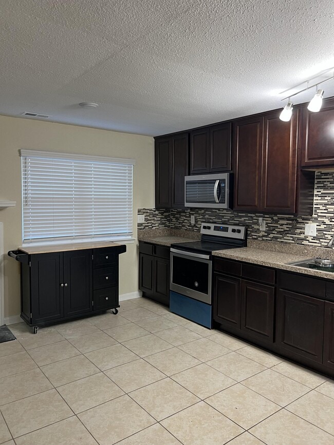 Photo - 5148 Condor St