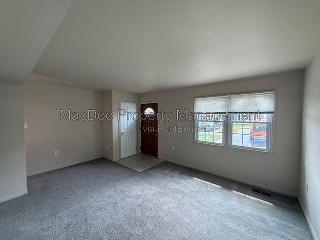 Photo - 14611 Earlham Ct