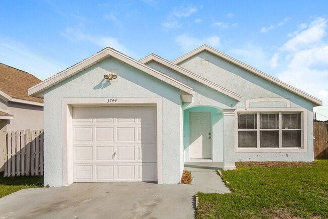 Building Photo - 3744 Dartford Dr