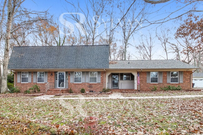 Beautiful 5BR home in North High Point! - Beautiful 5BR home in North High Point!