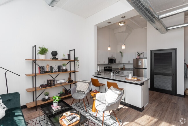 1BR, 1BA - 647 SF