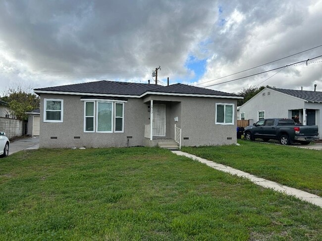 Building Photo - 2303 Graydon Ave