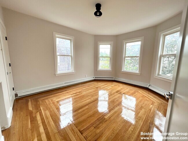 Photo - 102 Buttonwood St Unit 3