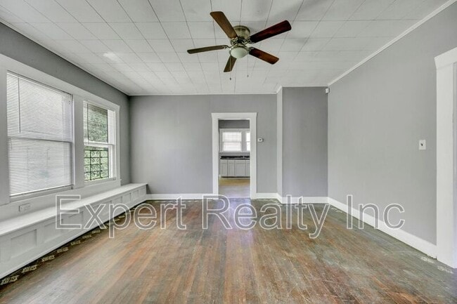Photo - 608 5th Ave