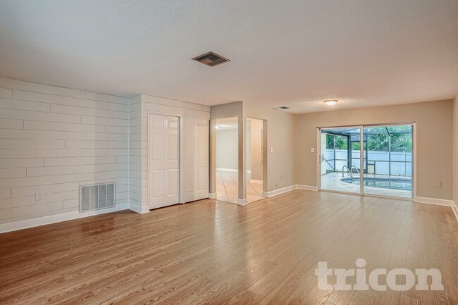 Photo - 215 Hillcrest Dr