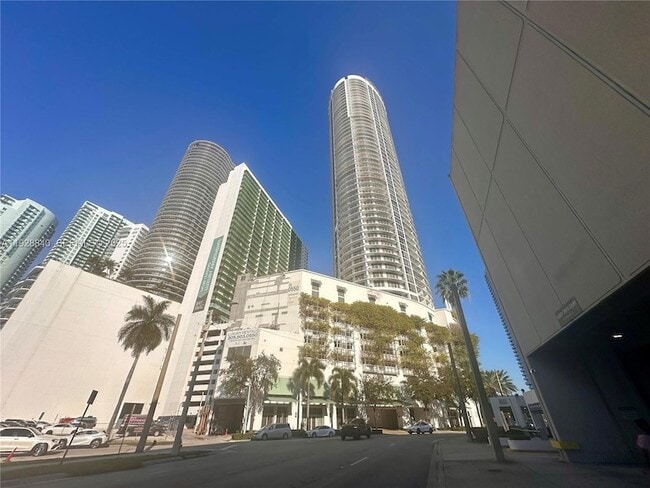 Building Photo - 1750 N Bayshore Dr Unit 1615