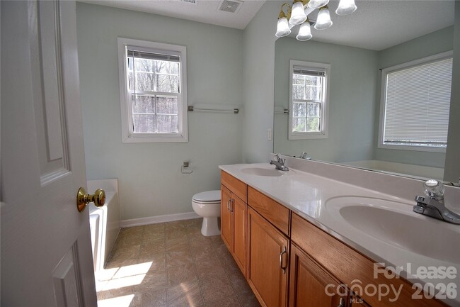 Photo - 614 Meadowbrook Dr