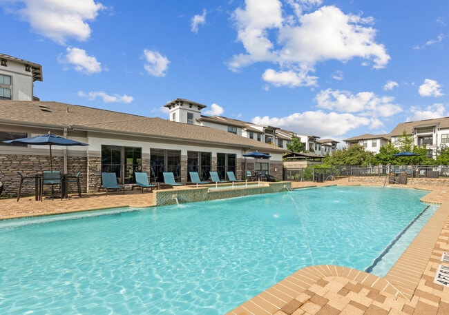 Photo - Kingsland West