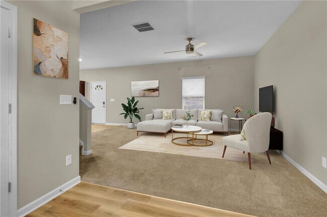 Photo - 749 Scotland Dr