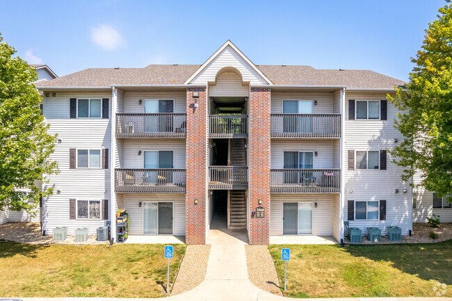 Pineview Place Apartments - Pineview Place Apartments