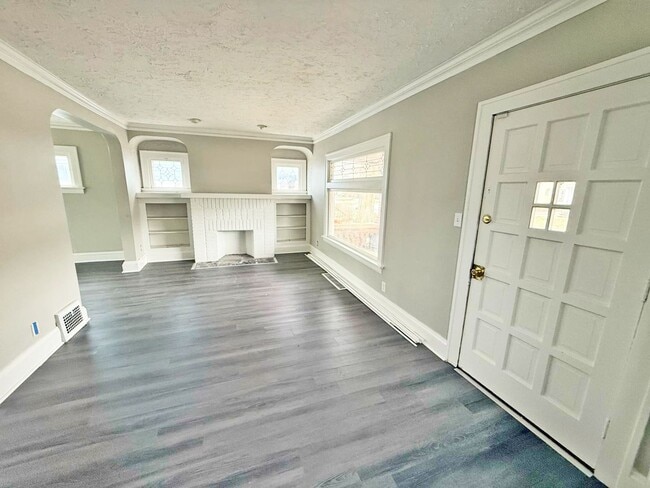 3 BED 1 BATH BEAUTIFUL SINGLE HOME! - 3 BED 1 BATH BEAUTIFUL SINGLE HOME!