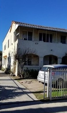 Photo - 2539 S Burnside Ave