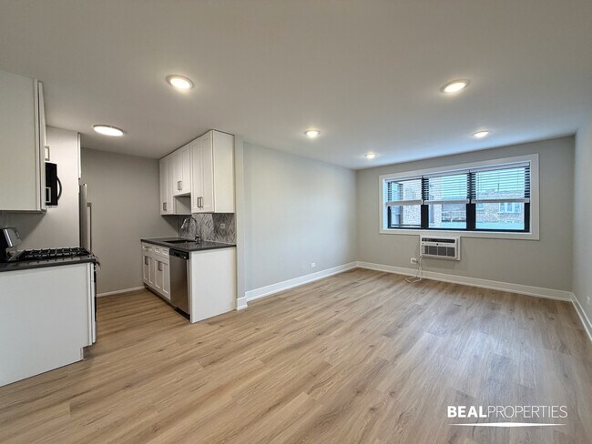530 W Aldine