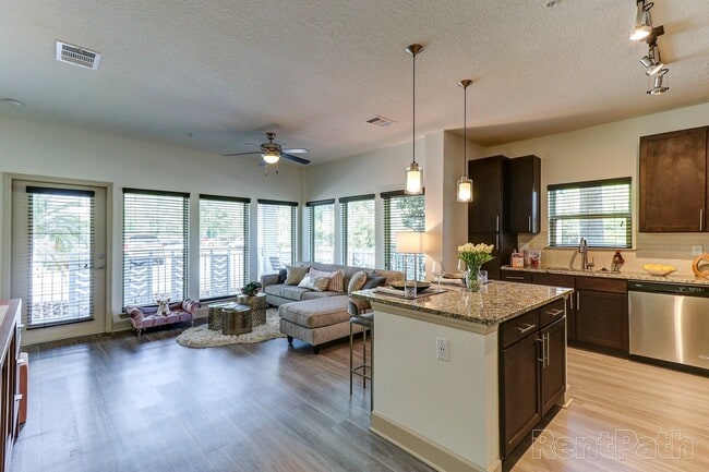 Building Photo - Astoria at Celebration