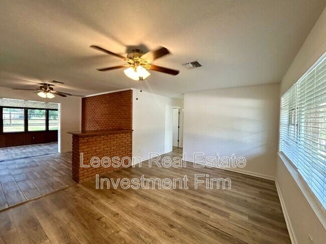 Photo - 3235 Caroline Dr