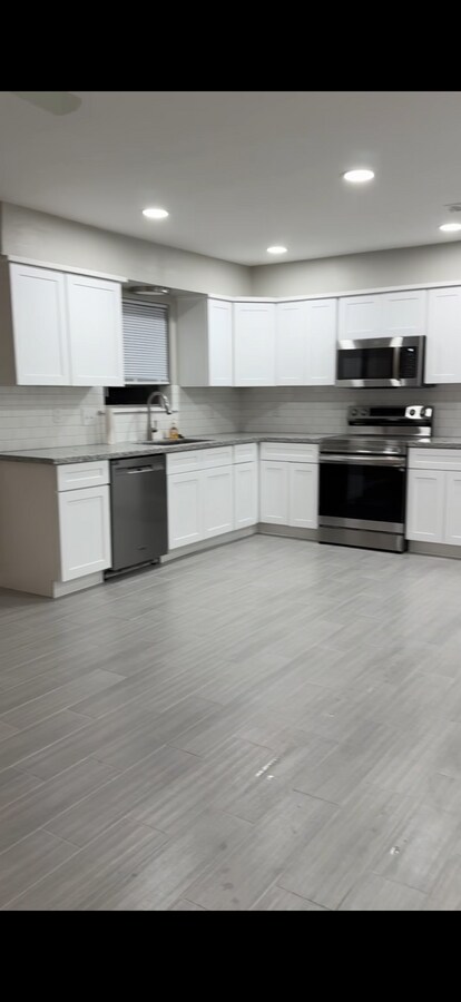 Photo - 707 Corydon Dr
