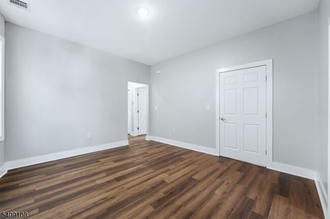 Building Photo - 913 S 18th St Unit 2