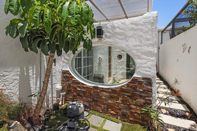 Photo - 6590 Fountains Cir