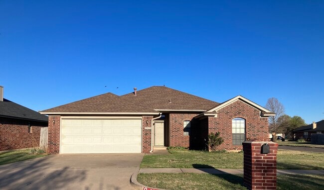 Building Photo - 16300 Seminole Dr