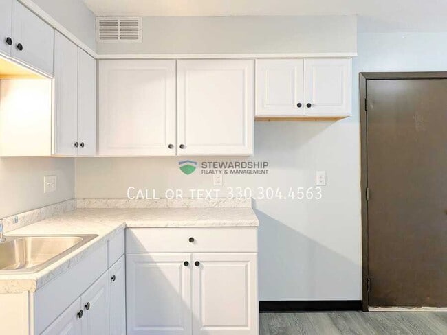 Photo - 310 Engadine Ct Unit A-2