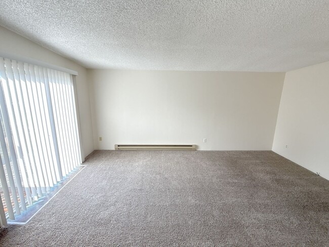 Photo - 2010-2012 Sargent Ave Unit 2012