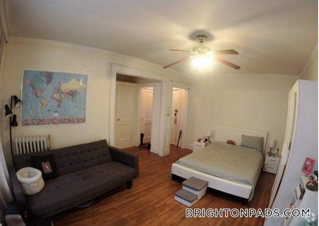 Building Photo - 1615 Commonwealth Ave Rental