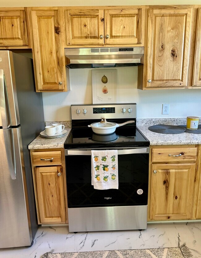 Stainless steel stove - 91 Faith St Unit 91