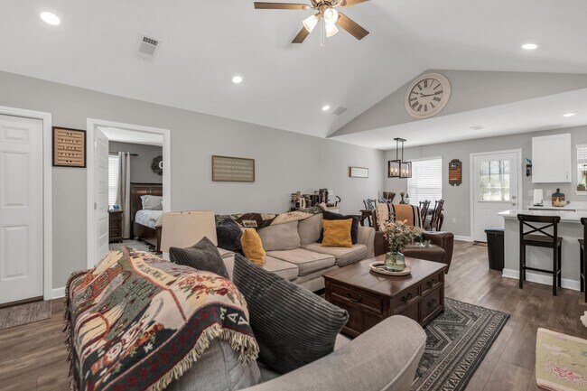 Photo - 3 bedrooms 2 bathrooms