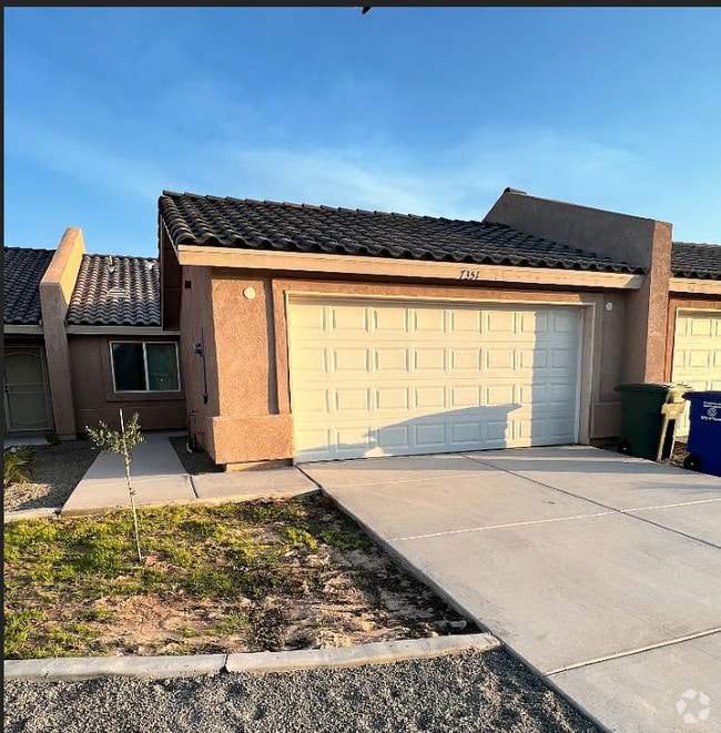 Building Photo - 7351 E 37th Pl Rental