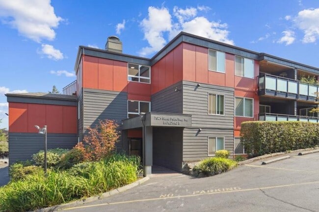 Building Photo - 1 bedroom in Seattle WA 98115 Unit #B410 Rental