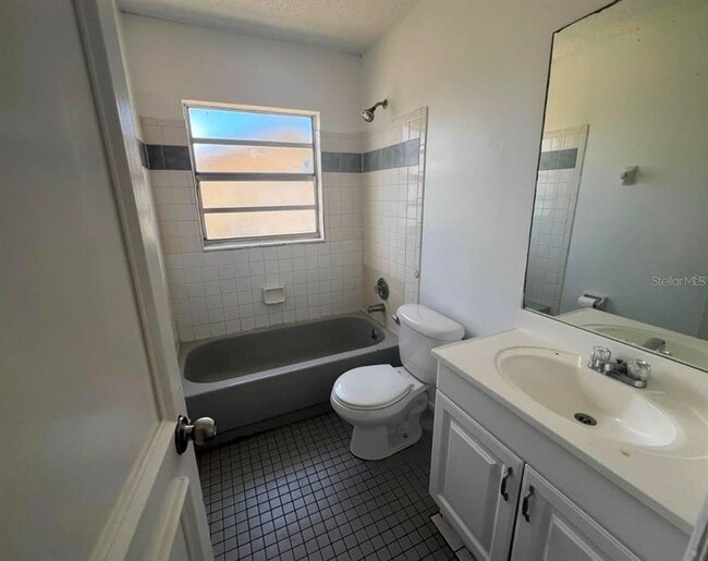 Photo - 1109 Woodman Way