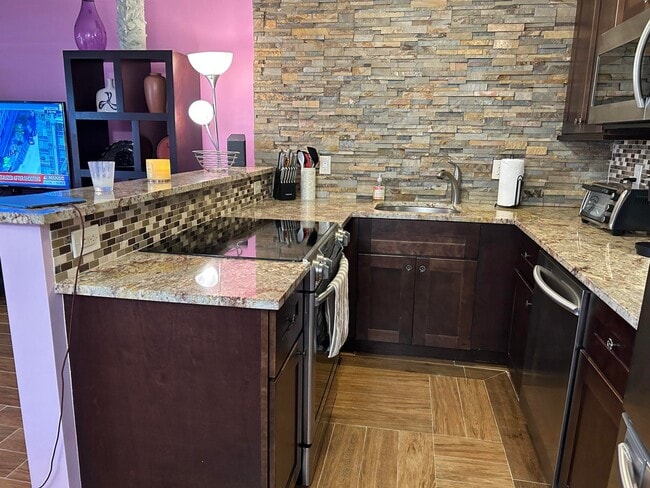 Photo - 3070 Cornwall D Unit 3