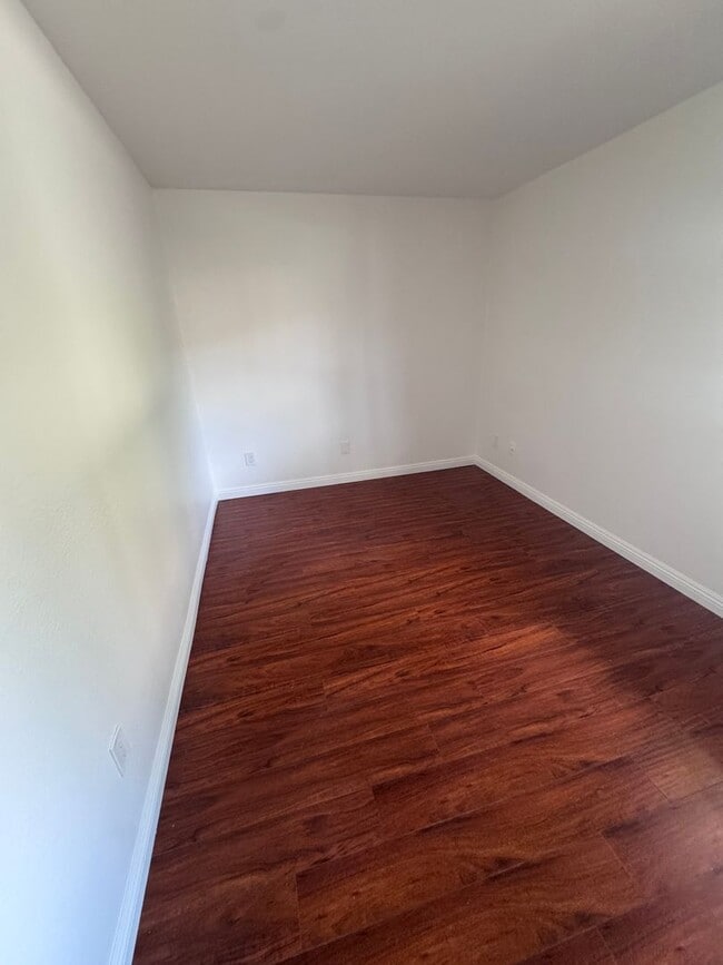 Photo - 4 bed townhouse central Clairemont