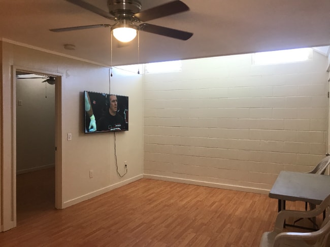 Building Photo - 368 N Market St